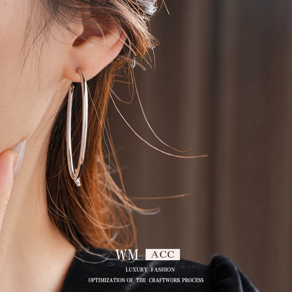 Wholesale Copper Electroplated Letter Earrings For Women Sophisticated Geometric Style