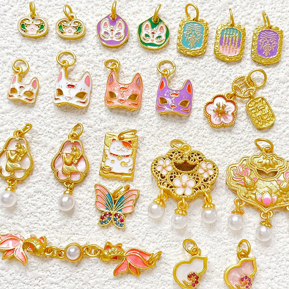 Wholesale Copper Enamel Gold Gilt Pendant With Butterfly Fox And Lotus Pattern For Diy Rope Bracelet Accessories Electroplating Process