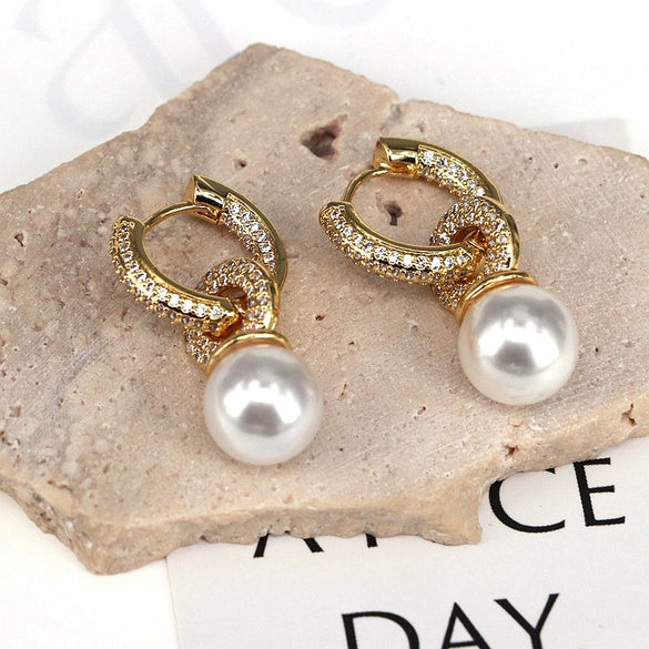 Wholesale Copper Geometric Ball Pendant Ear Clip Earrings For Women With Electroplating And Zirconium Pearl Retro Elegant Style