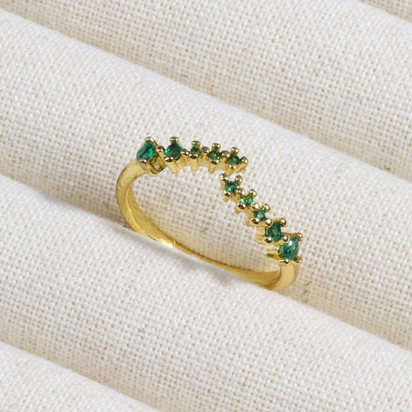 Wholesale Copper Geometric Micropaved Light Luxury Emerald Inlaid Ring For Women