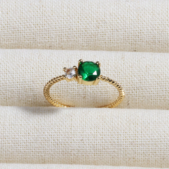 Wholesale Copper Geometric Micropaved Light Luxury Emerald Inlaid Ring For Women