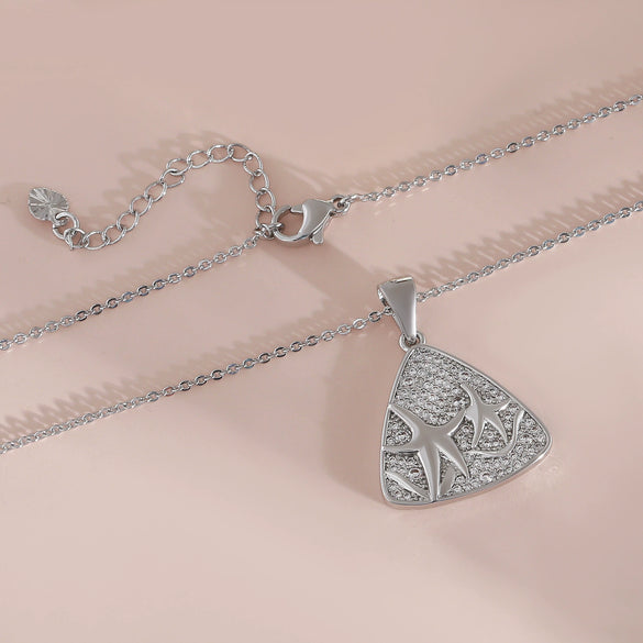 Wholesale Copper Geometric Triangle And Starfish Fashion Simple Clavicle Necklace With Electroplating