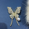 Wholesale Copper Goldplated Zircon Butterfly Pearl Brooch With Natural Freshwater Pearls Simple Animal Style