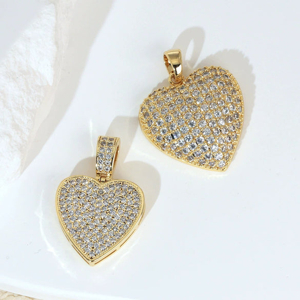 Wholesale Copper Heartshaped Micropaved Love Necklace Pendant For Women Jewelry Accessories