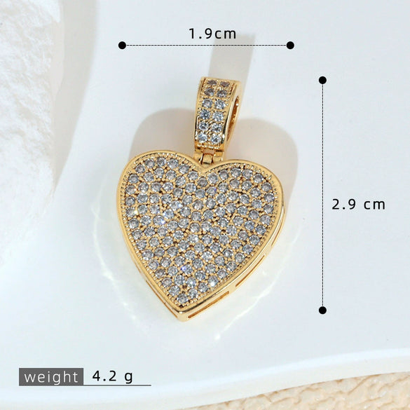 Wholesale Copper Heartshaped Micropaved Love Necklace Pendant For Women Jewelry Accessories