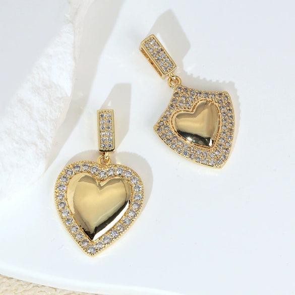 Wholesale Copper Heartshaped Micropaved Love Necklace Pendant For Women Jewelry Accessories