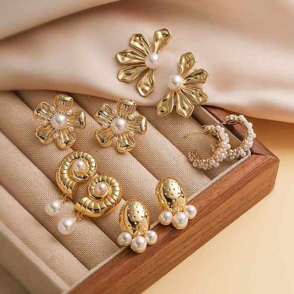 Wholesale Copper Inlaid Pearl Flower Petal And Geometric C Shaped Women's Earrings
