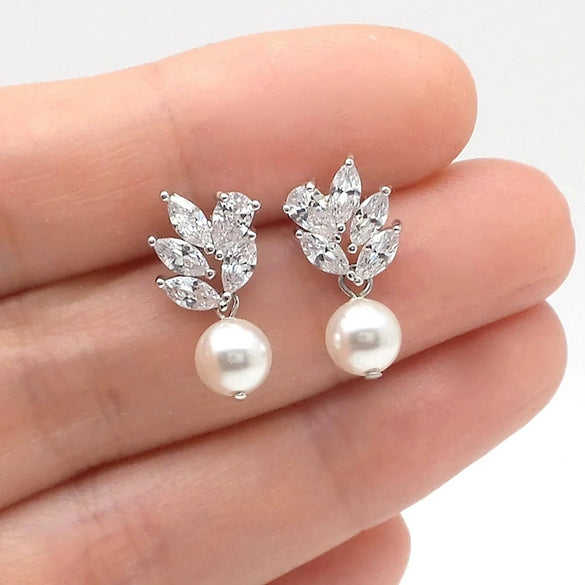 Wholesale Copper Inlaid Zircon Women's Earrings Simple Geometric Style With Leaf Shape And Imitation Pearl