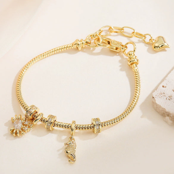 Wholesale Copper 18K Gold Plated Geometric Love Flower Pendant Bracelet For Women
