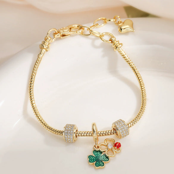 Wholesale Copper 18K Gold Plated Geometric Love Flower Pendant Bracelet For Women