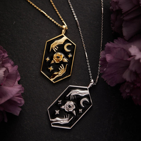 Wholesale Copper Light Luxury Geometric Carved Rose Pendant Necklace With Electroplating For Women