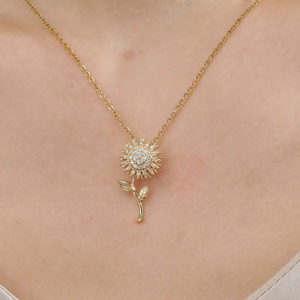 Wholesale Copper Light Luxury Style Flower Rotating Pendant Necklace With Micro Inlaid Zircon And Ochain
