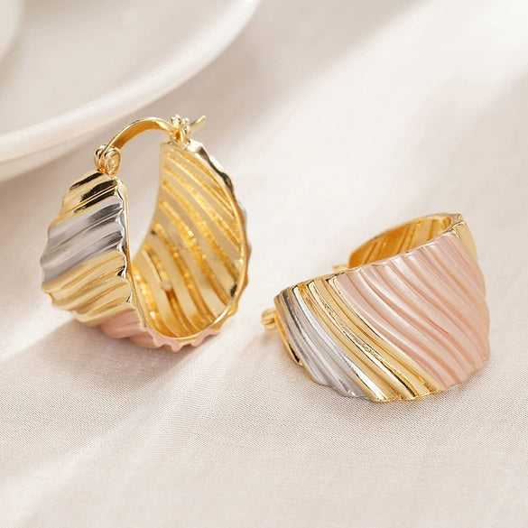 Wholesale Copper Multicolor Fresh Flower Geometric Ushaped Earrings Electroplated