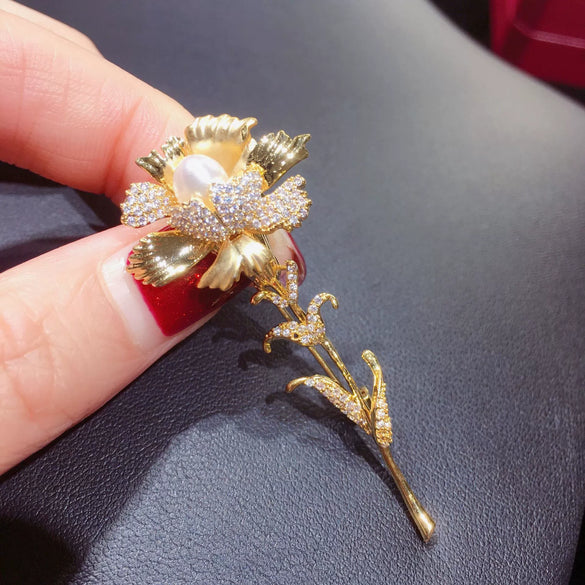 Wholesale Copper Natural Freshwater Pearl Flower Brooch Highend Craft Gift For Women Simple Style