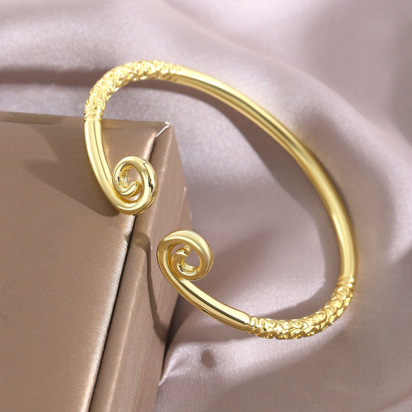 Wholesale Copper Niche Geometric Curse Opening Bracelet With Electroplating