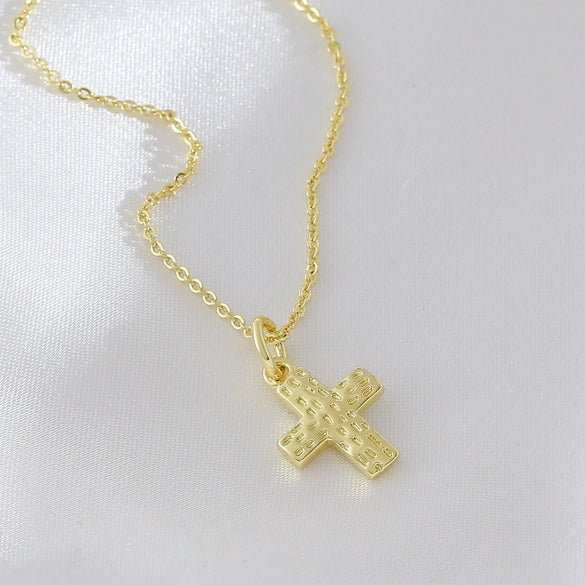Wholesale Copper O Word Chain Cross Pendant Necklace With Hammer Pattern Gold Plated Retro Hip Hop Fashion Jewelry For Unisex