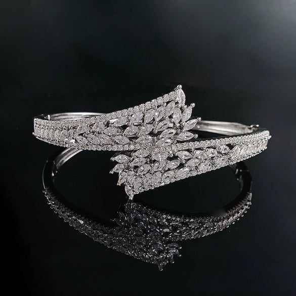 Wholesale Copper Punk Style Leaves Open Bracelet With Electroplating