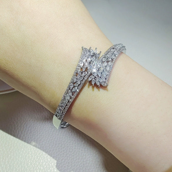 Wholesale Copper Punk Style Leaves Open Bracelet With Electroplating