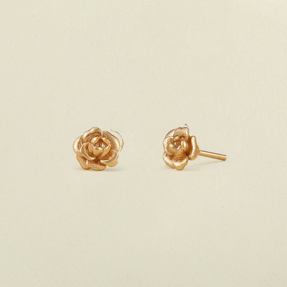 Wholesale Copper Retro Flower Earrings With Electroplating