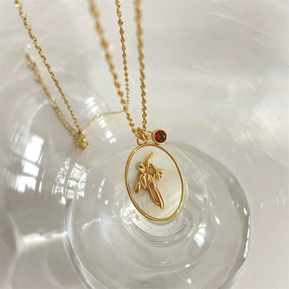 Wholesale Copper Retro Flower Oval Pendant Necklace