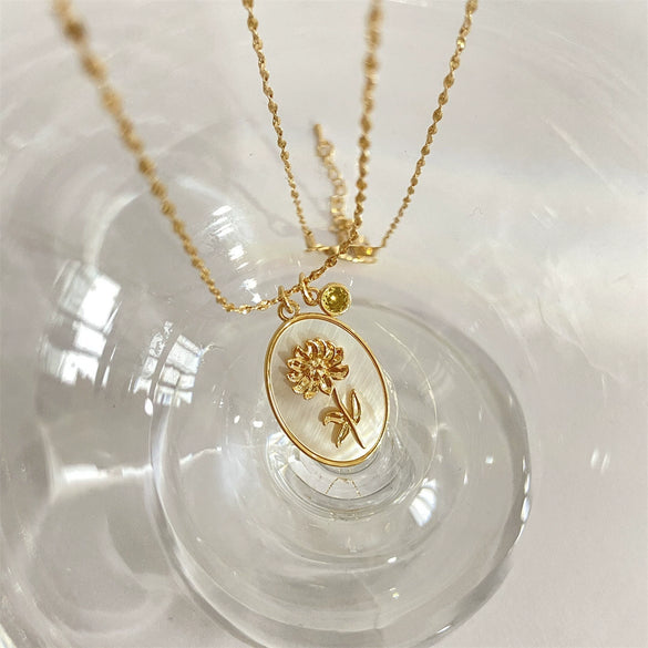 Wholesale Copper Retro Flower Oval Pendant Necklace