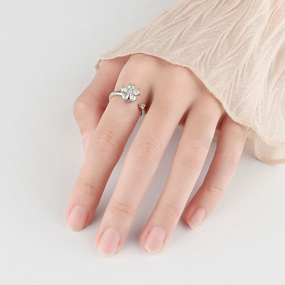 Wholesale Copper Rotatable Ring With Geometric Pattern And Four Leaf Grass Design For Women