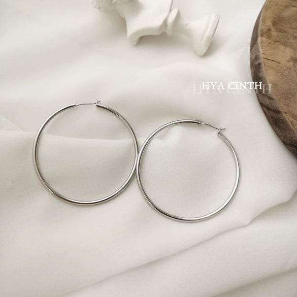Wholesale Copper Simple Geometric Round Hollow Earrings For Women With Real Gold Plating