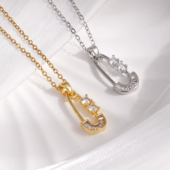 Wholesale Copper Titanium Steel Ochain Necklace For Women With Microinlaid Zircon Paper Clip Pendant Light Luxury Geometric Electroplated Style