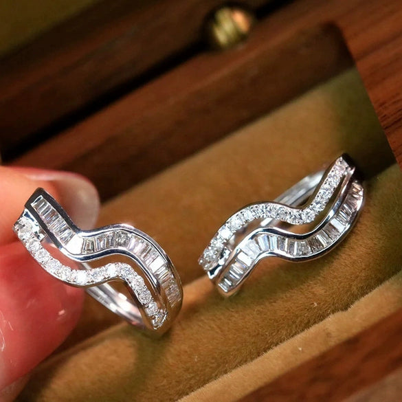 Wholesale Copper Wave Twist Hollow Design Electroplated Women's Earrings