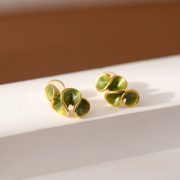 Wholesale Copper Women's Light Luxury Flower Geometric Electroplated Pleated Metal Ear Clip Earrings