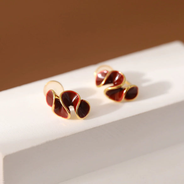 Wholesale Copper Women's Light Luxury Flower Geometric Electroplated Pleated Metal Ear Clip Earrings