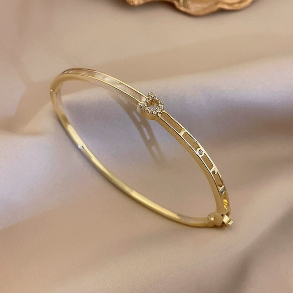 Wholesale Copper Zircon Letter Bracelet Gold Electroplated For Women Cool Style