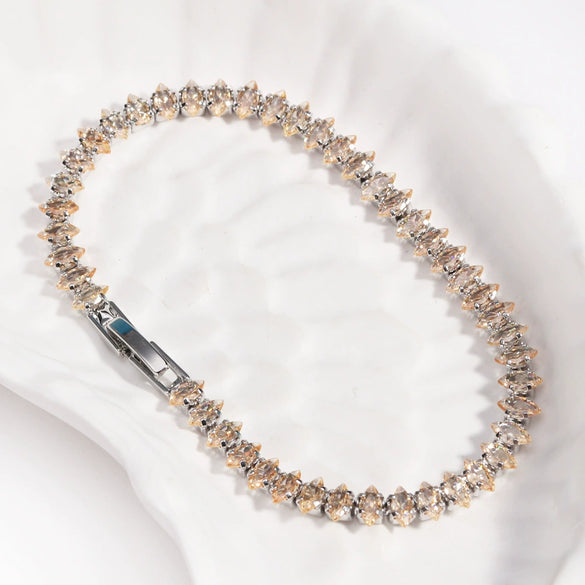 Wholesale Copper Zirconia Geometric Style Light Luxury Women's Bracelet