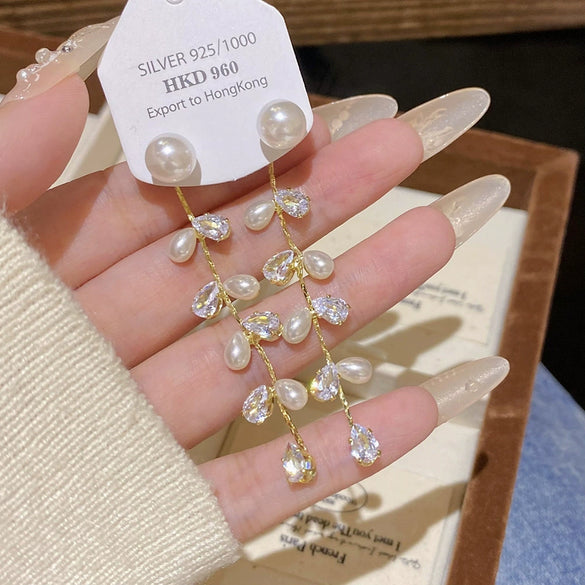Wholesale Copper Zirconia Leaf Pattern Women's Fashionable Long Elegant Tassel Earrings