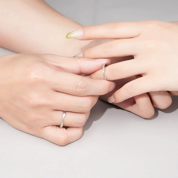 Wholesale Couple Geometric Diamond Micro Inlaid S925 Sterling Silver Mobius Rings