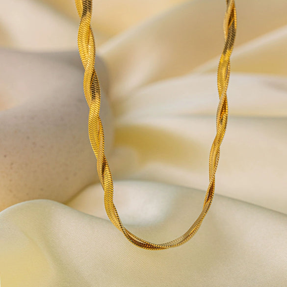 Wholesale Cuban Chain Necklace In Fashionable Style With Geometric Pattern Made Of Stainless Steel And Titanium Steel Electroplated