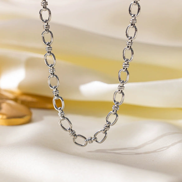 Wholesale Cuban Chain Necklace In Fashionable Style With Geometric Pattern Made Of Stainless Steel And Titanium Steel Electroplated