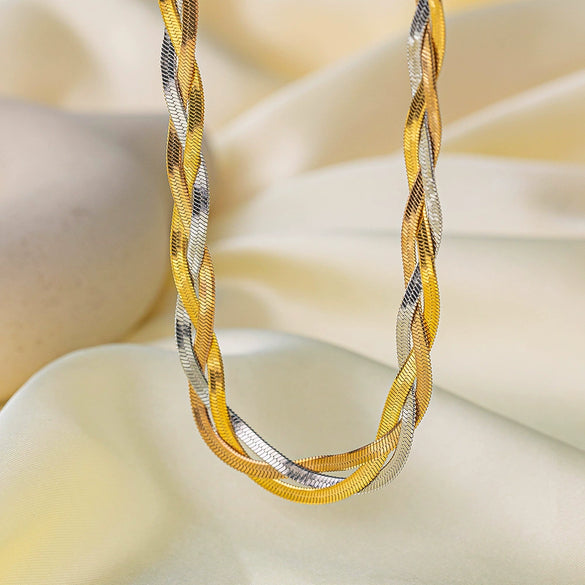 Wholesale Cuban Chain Necklace In Fashionable Style With Geometric Pattern Made Of Stainless Steel And Titanium Steel Electroplated