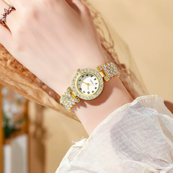 Wholesale Diamond Bracelet Quartz Watch Alloy Material Round Shape Leisure Style