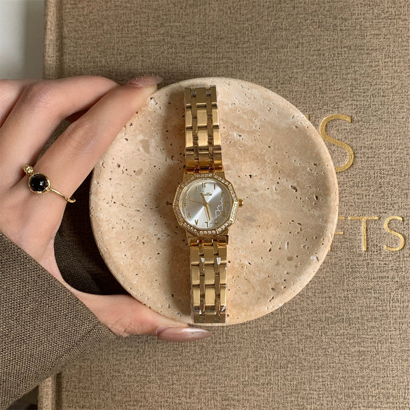 Wholesale Diamond Encrusted Alloy Round Dial Quartz Watch For Women With Screw Down Crown And Butterfly Double Snap Buckle