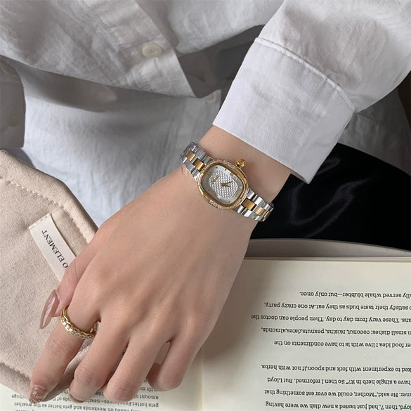 Wholesale Diamondencrusted Oval Alloy And Stainless Steel Band Watch For Women Casual Style