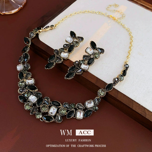 Wholesale Diecast Zirconembedded Geometric Water Drop Clavicle Necklace With Electroplating Treatment