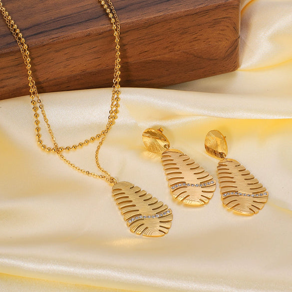 Wholesale Double Layer Leaf Pendant Stainless Steel Jewelry Set For Women With 18K Gold Plated Vacuum Plating And Geometric Design