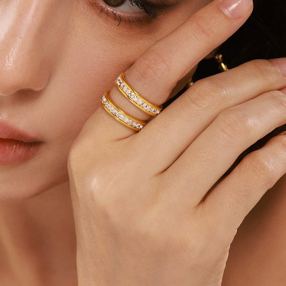 Wholesale Doublelayer Zircon Food Finger Ring In Light Luxury Style Made Of Stainless Steel With 18K Real Gold Plated And Geometric Shape