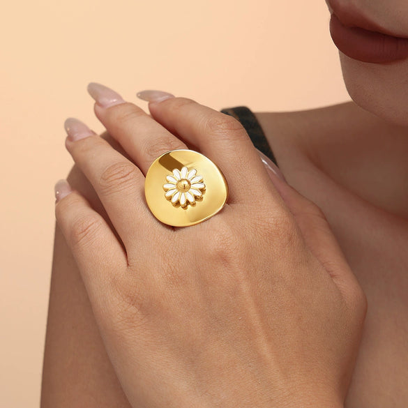 Wholesale Dripping Oil Daisy Disc Ring Earrings Set In Stainless Steel With 18K Gold Plated Electroplating In Vintage Pastoral Style