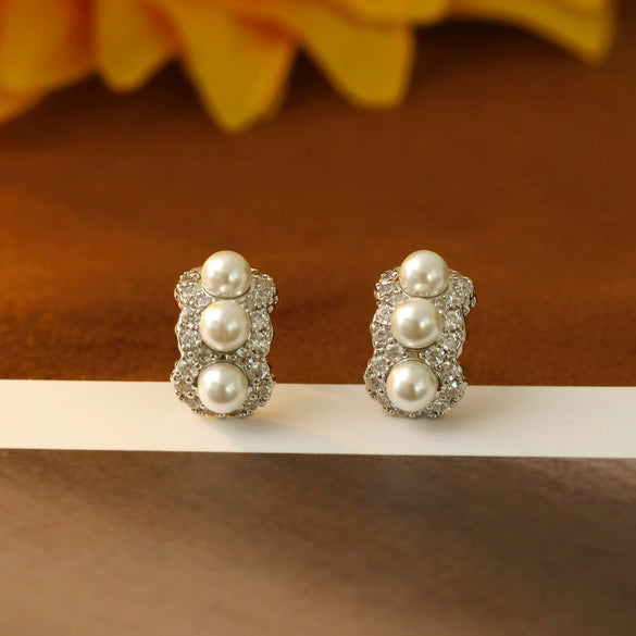 Wholesale Ear Jewelry French Retro Style Geometric Cshaped Copper Electroplating Zircon Pearl Earrings