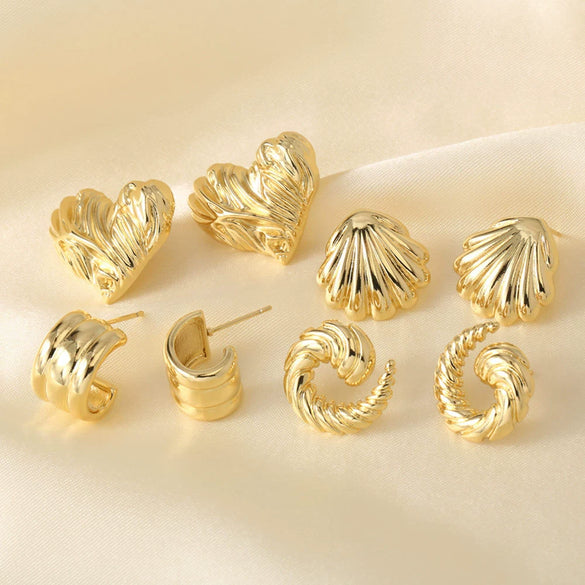 Wholesale Earrings Copper Plated 18K Gold Love Heart Shell Shape Simple Style Electroplating