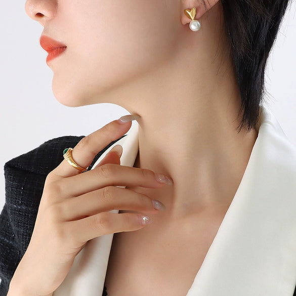 Wholesale Earrings Imitation Pearl Peach Heart 316L Stainless Steel 18K Gold Plated Geometric Niche Design