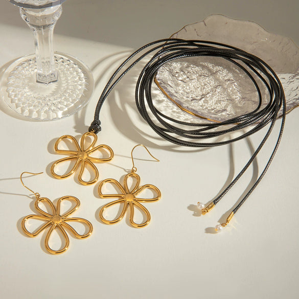 Wholesale Earrings Stainless Steel Geometric Flower Electroplated French Retro Classic Style