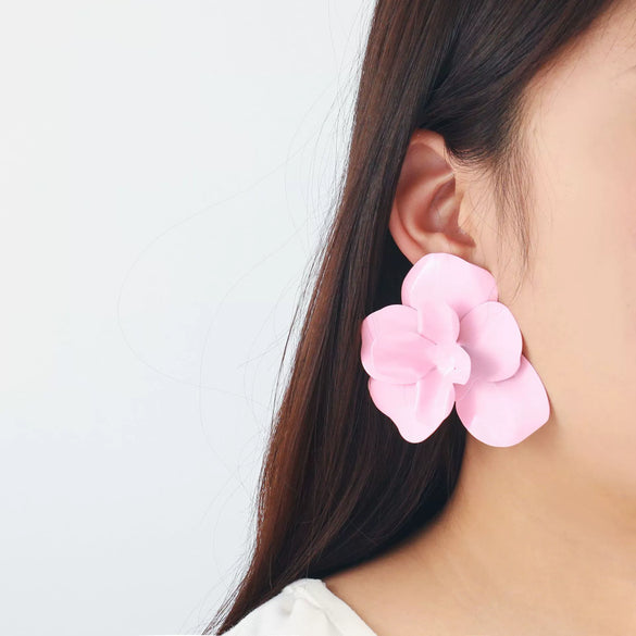 Wholesale Earrings Zinc Alloy Flower Dripping Oil Design
